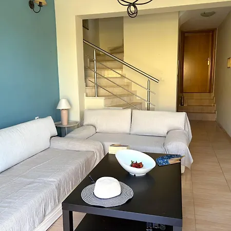 Сasa de vacaciones Sunlit Village Escape *